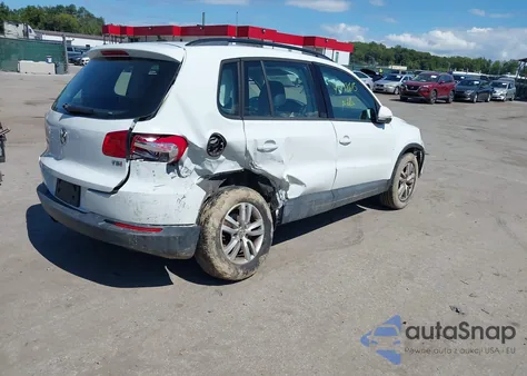 2016 Volkswagen Tiguan S из США, поврежденный, VIN WVGAV7AX7GW511380
